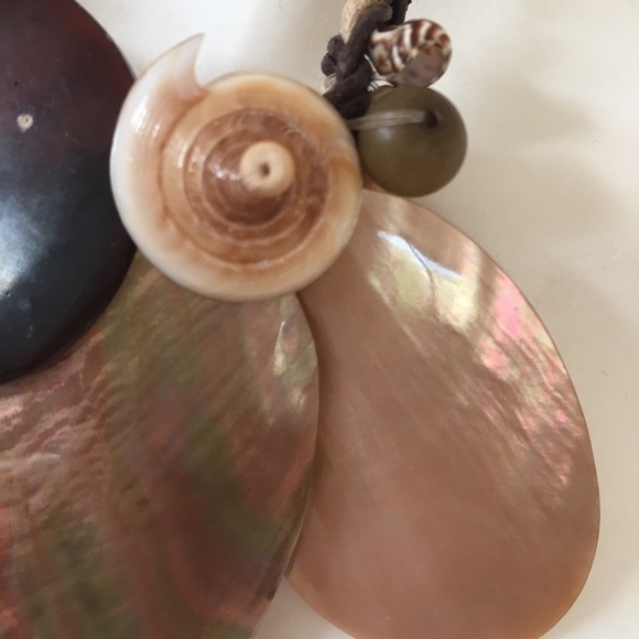 Beautiful handmade seashells necklace - Picture 2 of 15